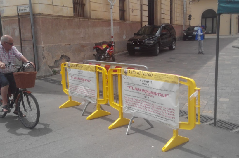 Nardò, l'accusa dell'ex assessore Leuzzi: «Il borgo antico è terra di nessuno»