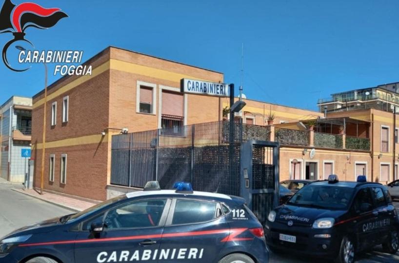 Stornara, chiedeva soldi agli occupanti di una masseria trasformata in baraccopoli
