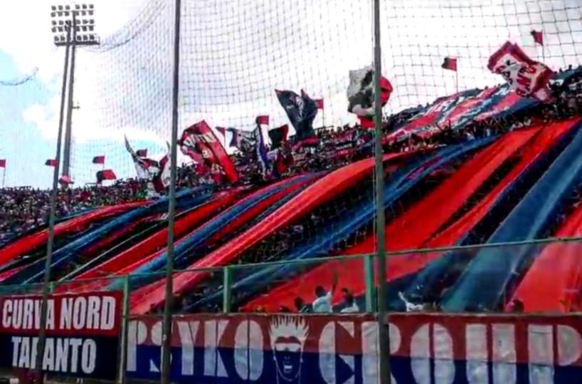 Calcio: scontri tra tifosi prima di Vicenza-Taranto
