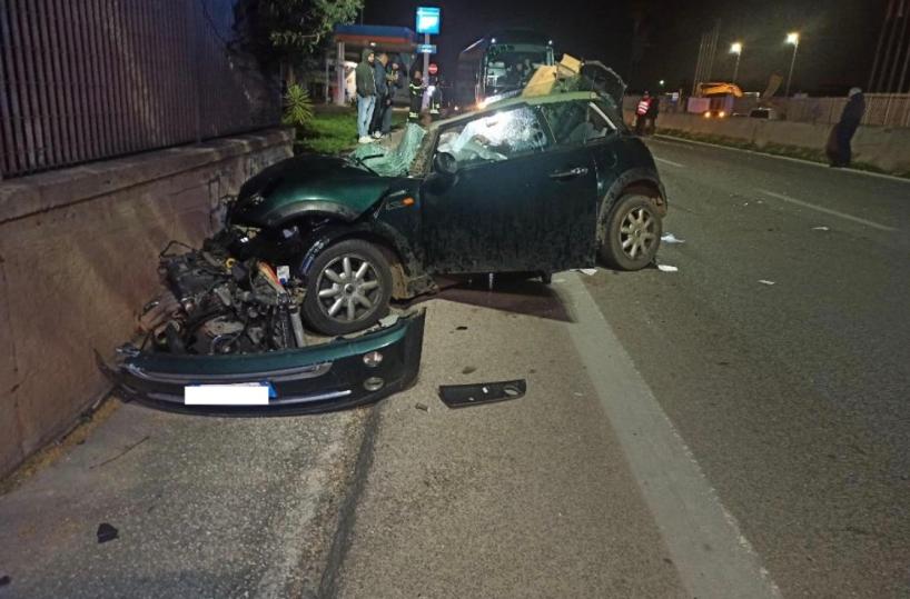 Schianto mortale sulla SS96 nel Barese, tre giovani vittime, rinviato a giudizio un 30enne