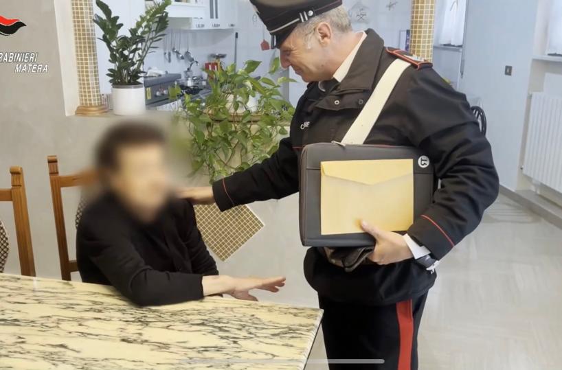 Ferrandina, truffarono un'anziana con la telefonata del "nipote": due arresti dopo un inseguimento 