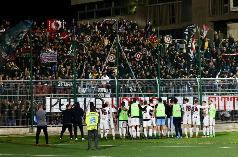 I tifosi con il fiato sospeso per il futuro del Foggia calcio