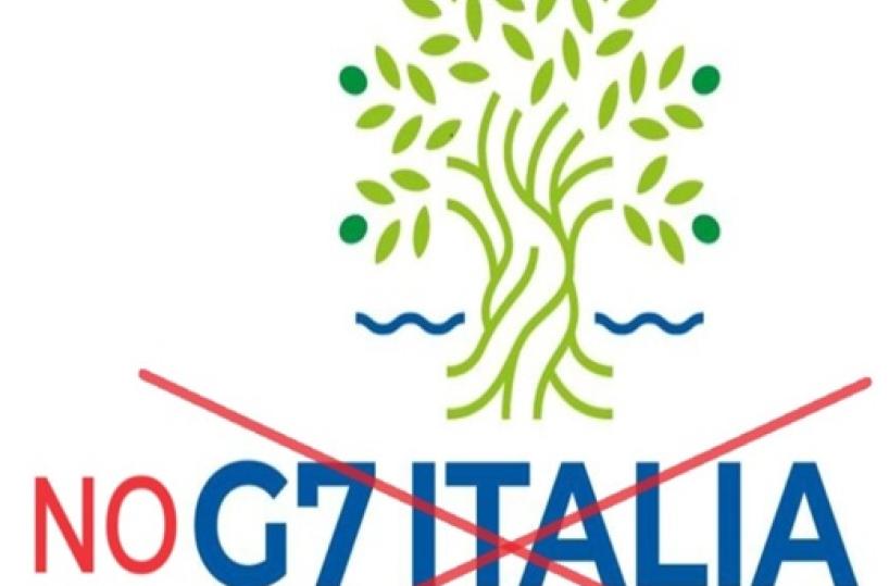 Otranto, i «No G7» scendono in piazza con la cena per i poveri 