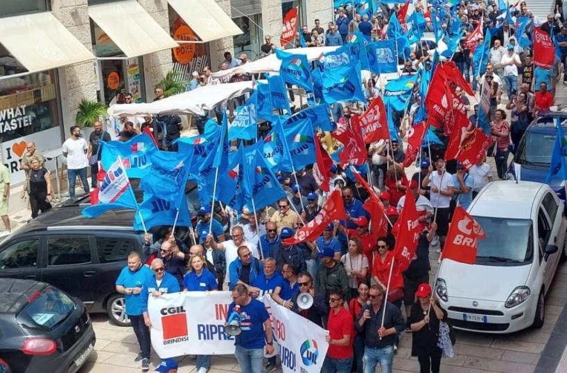 Brindisi, in mille in marcia per chieder lavoro:  Matteo Salvini sarà in città lunedì prossimo per Enel