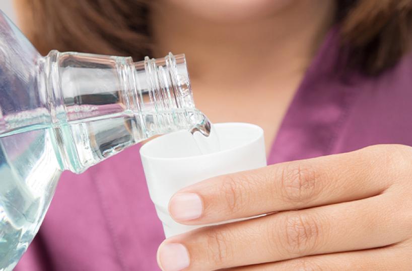 Taranto, beve candeggina dopo le aggressioni da parte del figlio: corsa in ospedale per un'anziana