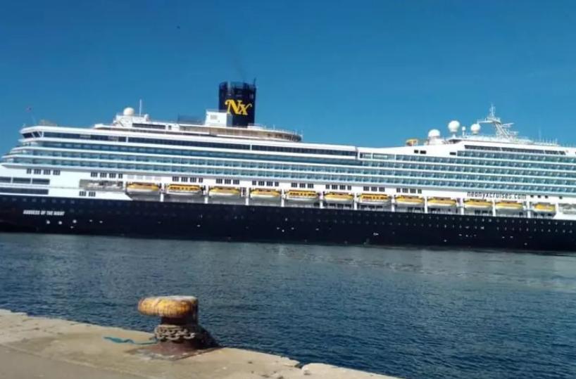 G7, al porto di Brindisi attraccata la nave Mykonos Magic che accoglierà le forze dell'ordine