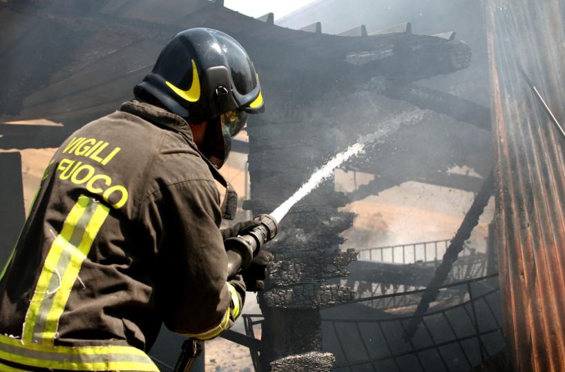 Incendi, Pagliaro: «Salento senza mezzi e senza base per gli aerei»