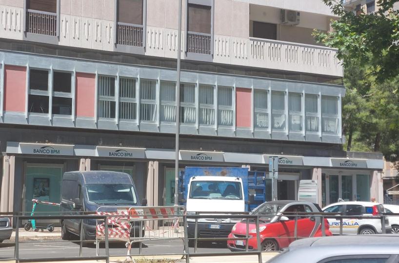 Bitonto, assalto al bancomat di una banca in corso Vittorio Emanuele: in cinque scappano con 50mila euro