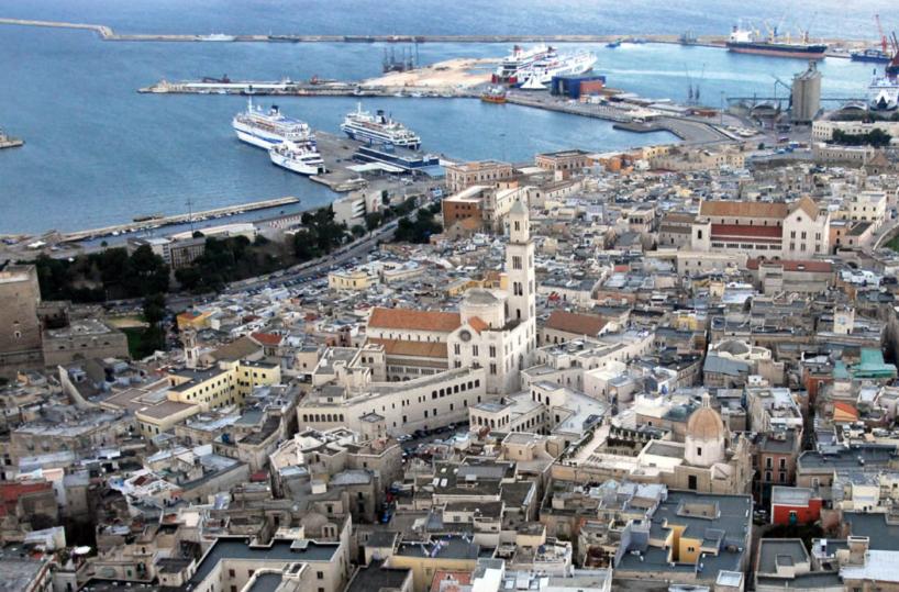 Turismo, superate le due milioni di presenze a Bari: boom di polacchi, quasi la metà alloggia in albergo
