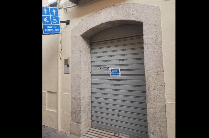 Potenza: bagni pubblici chiusi, sale la protesta dei cittadini e dei turisti