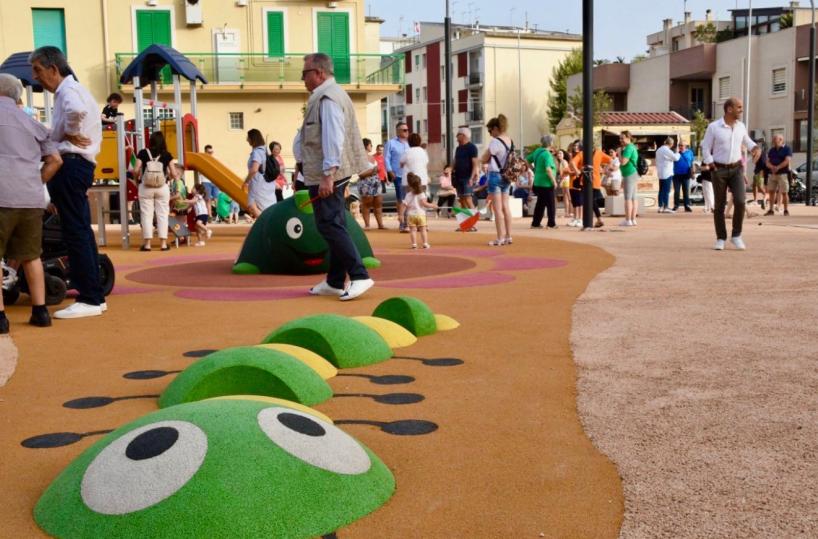 Fasano, piazza Salvatore Russi si rifà il look e rivive con aree verdi e giochi