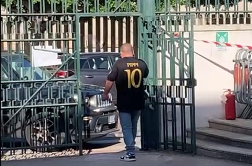 Pippi Mellone ai seggi elettorali di Lecce durante il ballottaggio