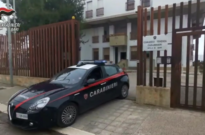 Picchia e maltratta la moglie, nel Barese arrestato un uomo