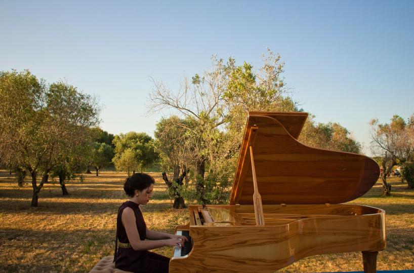 Casamassella, Beatrice Rana in concerto per la riforestazione grazie a Fondazione Sylva