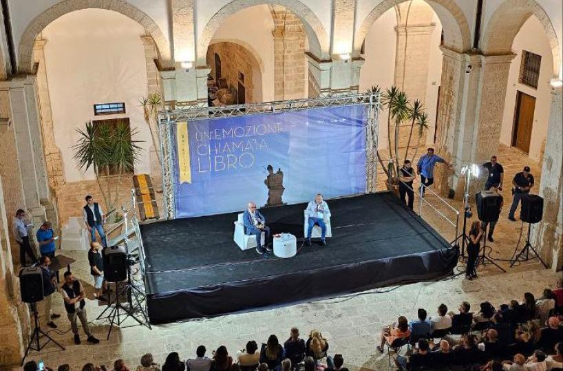 «Un'emozione chiamata libro» ad Ostuni con Zaki e Cottarelli