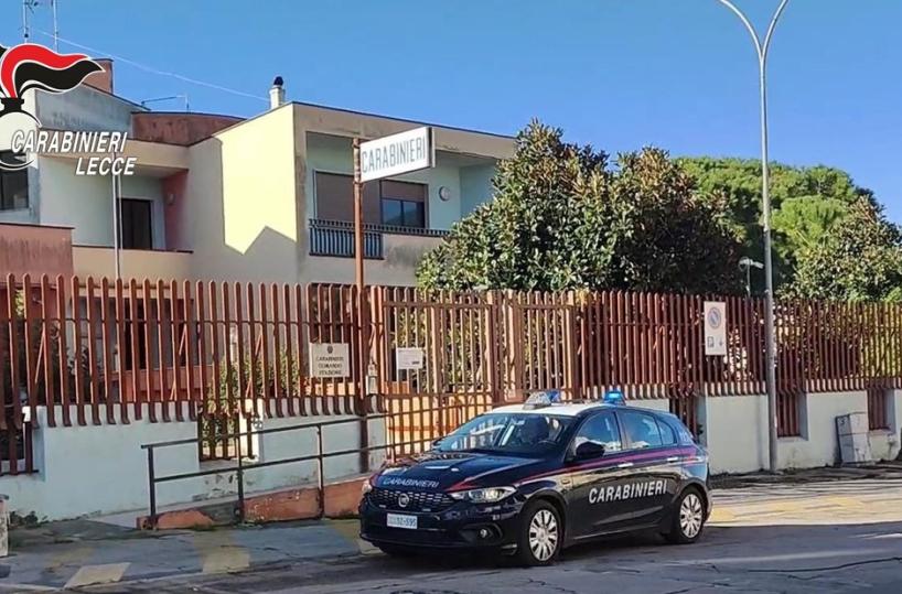 Ugento, cocaina nascosta nella pettorina del cane: arrestata una donna