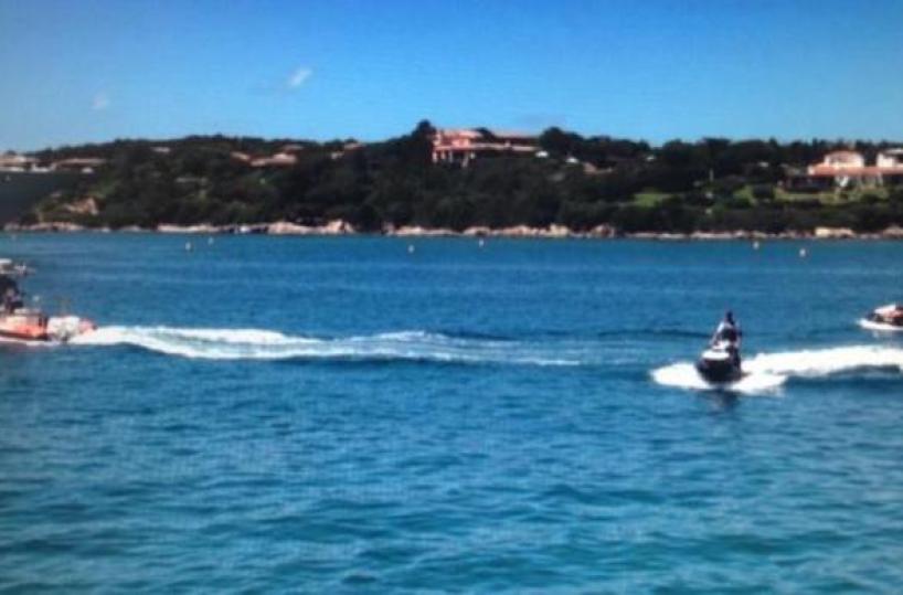 Salve, 42enne muore mentre guida una moto d'acqua: forse un malore