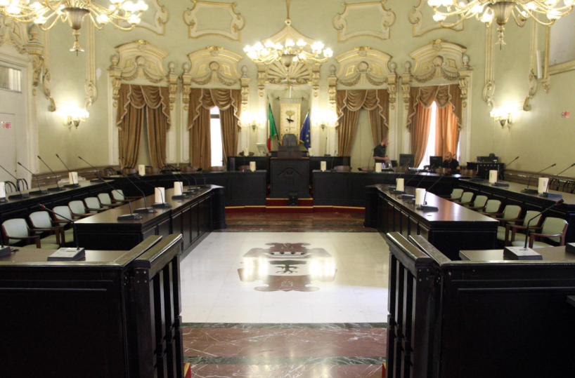 Lecce, il sindaco Poli Bortone porta tutti in aula per diminuire le tariffe della Tari