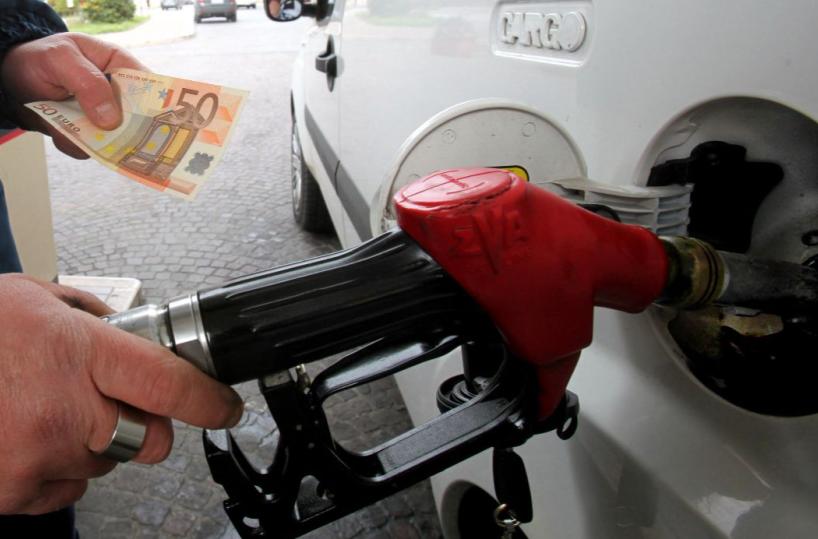 benzina distributore pieno