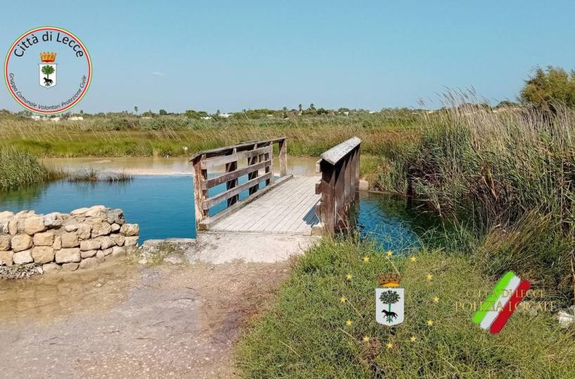 Lecce, bacino del fiume Idume ostruito: a lavoro per liberare la foce