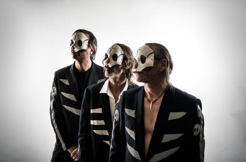 «L’immagine funziona se ti assomiglia», Tre Allegri Ragazzi Morti in concerto nel Brindisino