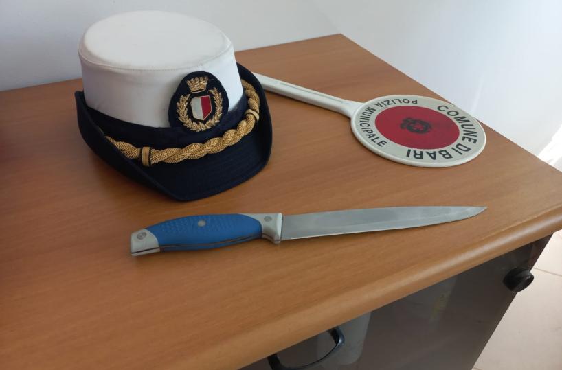 Bari,  circolava sul lungomare con un grosso coltello da cucina tra le mani: denunciato minorenne 