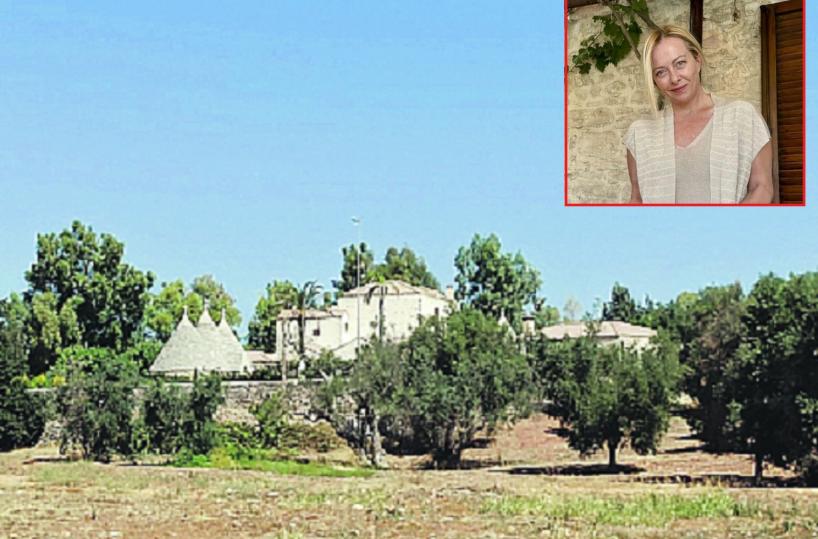 Ceglie Messapica, relax della Meloni in masseria tra bici e tanti bagni in piscina