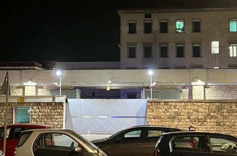 Bari, nella polveriera del carcere un agente ha sventato la rivolta