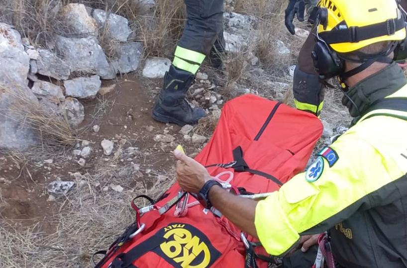 Si schianta al suolo precipitando con il parapendio: ferito grave a Monopoli