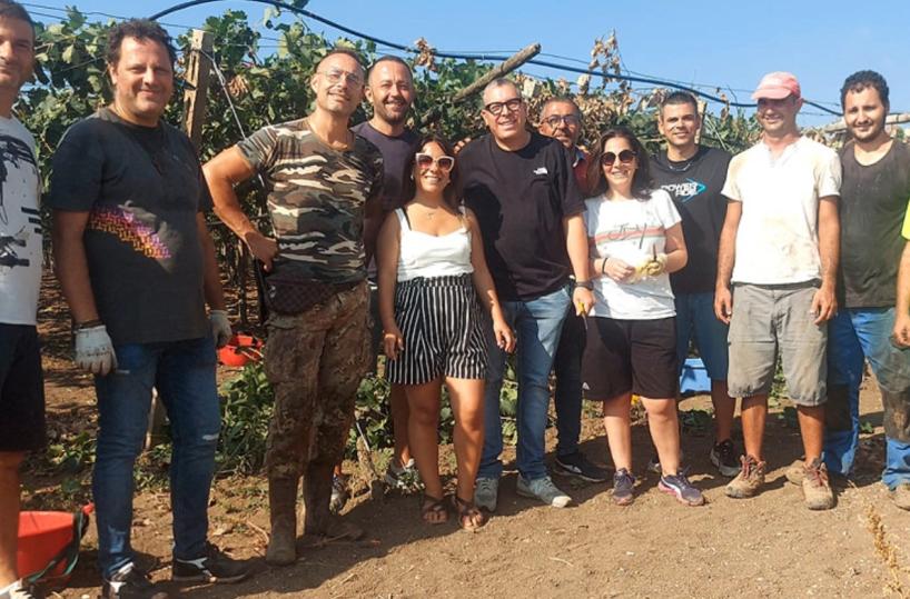 San Severo è con Raffaele: dopo la distruzione del suo vigneto, la comunità risponde all'intimidazione