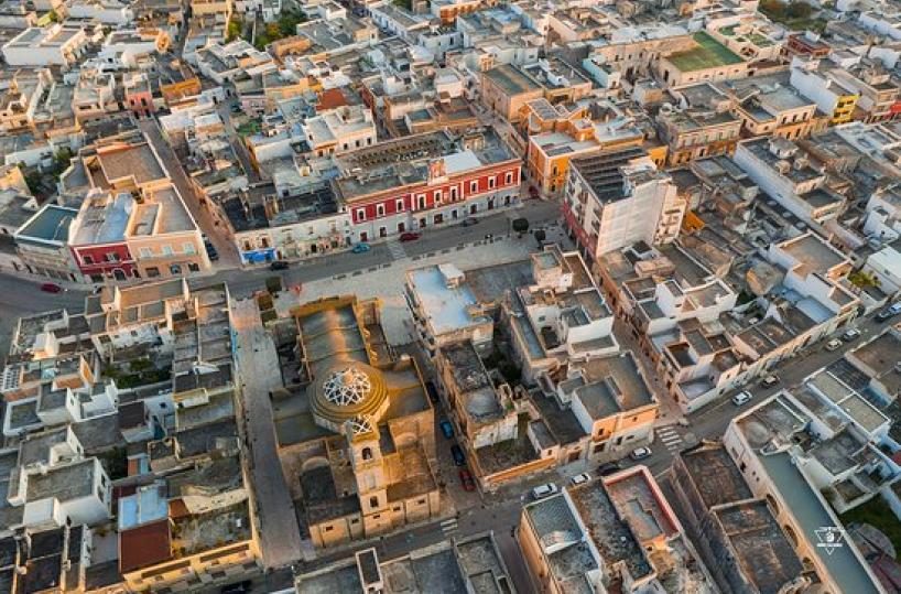 Accompagna la moglie in una cava nel Brindisino e la spinge a suicidarsi, lei desiste: arrestato dopo un mese