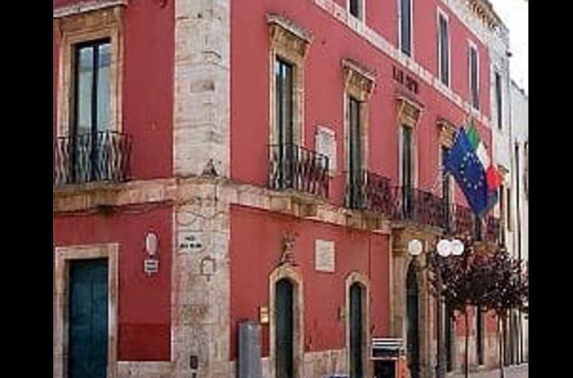 Turi,  quest'anno no ai fuochi di Sant’Oronzo nel centro storico: è polemica social contro il sindaco