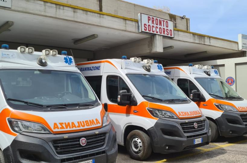 Bari, paziente sferra pugno a infermiere del 118 durante intervento al San Paolo: trauma all'occhio