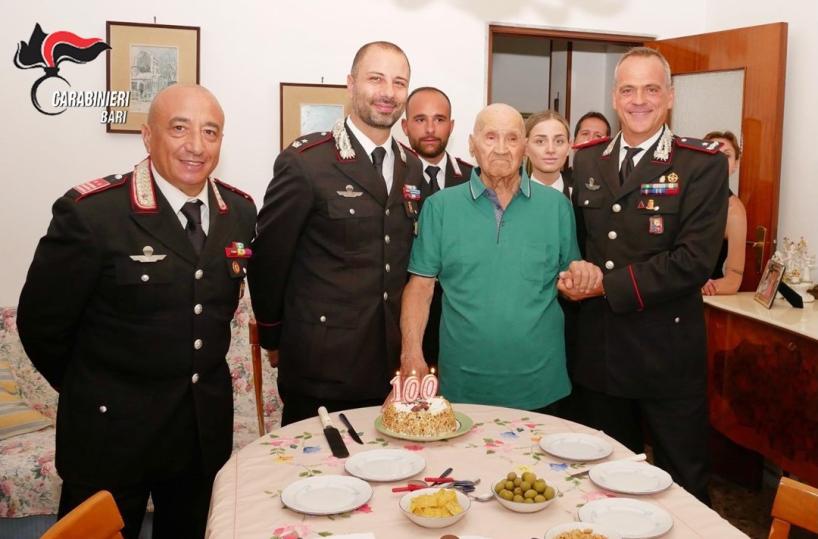 Bari, compie 100 anni Oronzo Manno, Vice Brigadiere in congedo dei Carabinieri