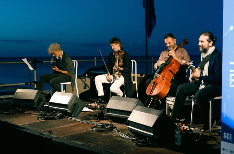 «My Nirvana», a Torre San Giovanni lo speciale concerto al tramonto per il progetto firmato da Redi Hasa