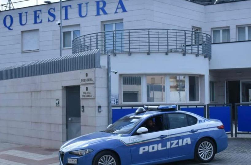 Barletta, rapinatore sprovveduto porta via un pc invece della cassa
