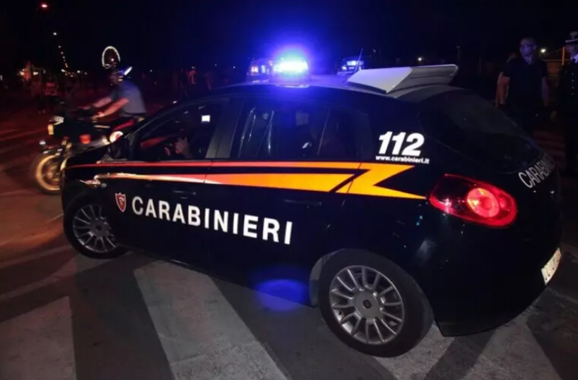 Ruffano, impugna una pistola giocattolo tra la folla e scatena il panico: denunciato un 15enne