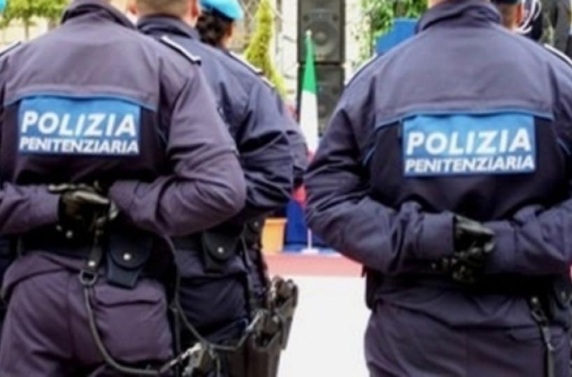 Bari, aggrediti da un detenuto due agenti  nel carcera. Osapp: «è il fallimento della sanità penitenziaria»