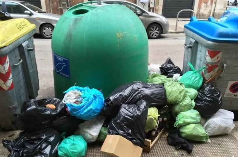 Troppi rifiuti in strada, a Bari in 8 mesi quasi 2mila multe