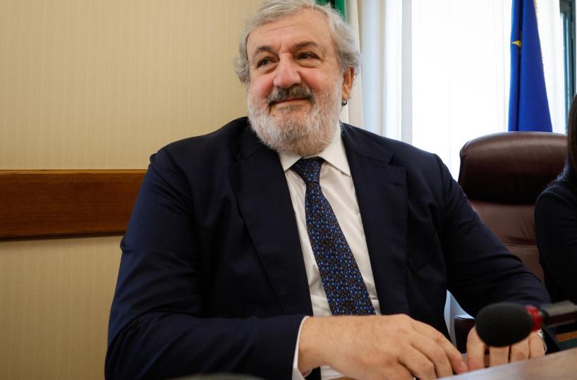 Il governatore: invito inopportuno alla società di mio fratello, ma l’appalto è regolare