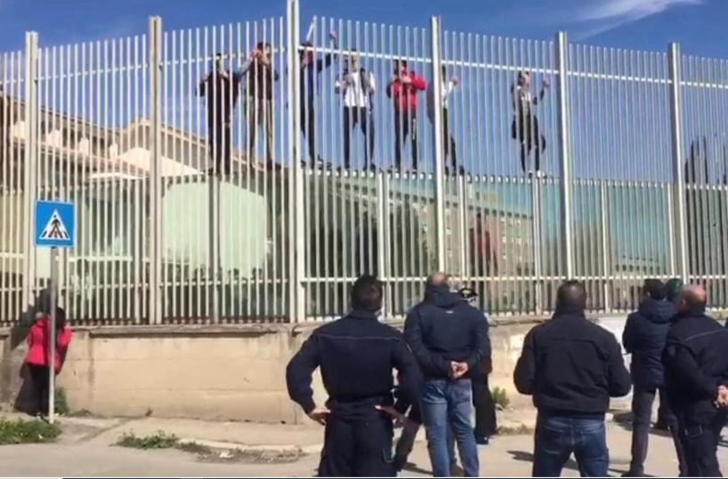 Foggia, nel 2020 rivolta e fuga dal carcere: parlano i poliziotti penitenziari