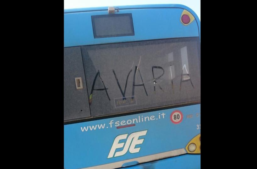 Lecce, bus fatiscenti, officina chiusa, pendolari nel caos: i sindacati puntano l’indice sulle Ferrovie Sud Est