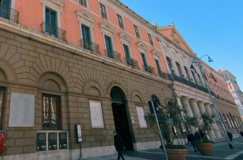 Quella politica dei pavidi tra i rampolli dei clan e i civismi in salsa barese
