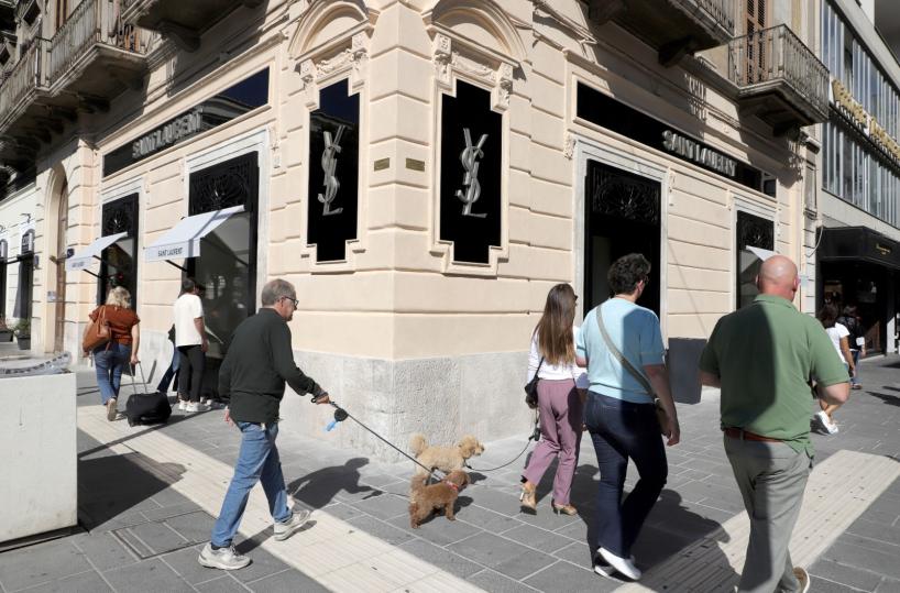 Alta moda in via Sparano: a Bari inaugura il nuovo store monomarca di Yves Saint Laurent