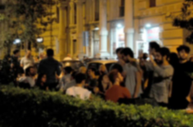 Bari, il Comune chiude quattro locali della movida: in largo Adua tavolini selvaggi anche nei giardini