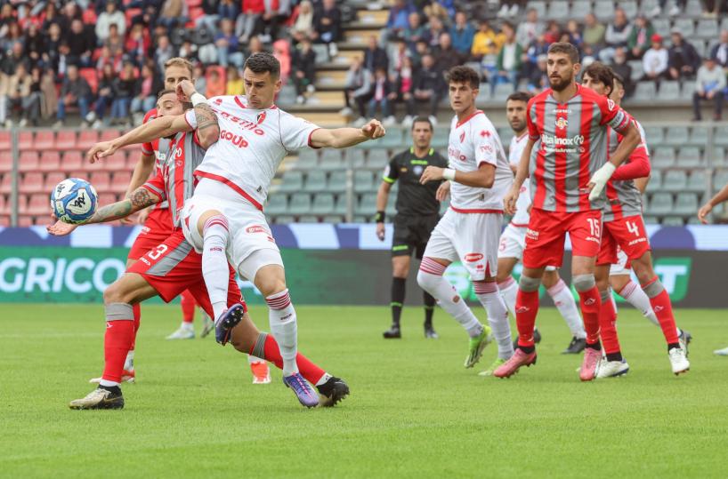 Cremonese - Bari: 1-1. Il match in trasferta finisce in parità 
