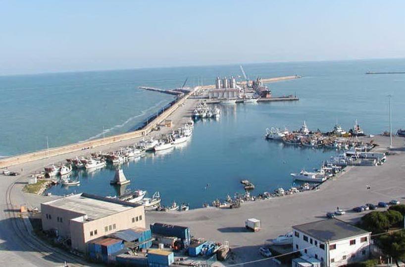 Molfetta, collisione tra due motopescherecci della locale marineria: tragedia sfiorata