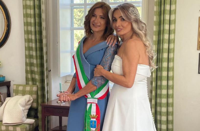 Le nozze da favola di Nadia, transgender potentina: a celebrarle l'amica Vladimir Luxuria