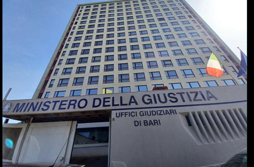 Bari, vigilanza ai piani della Procura. Avvocati: «Non con i nostri soldi»