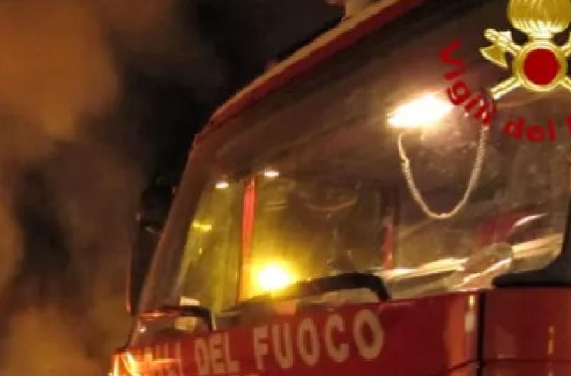 Margherita di Savoia, in fiamme due auto dei vigili urbani 